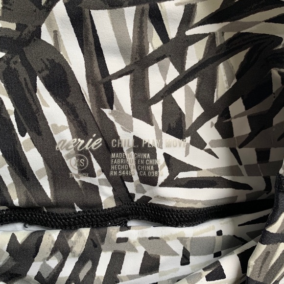 Aerie Hi-Rise Play Leggings - Picture 2 of 5